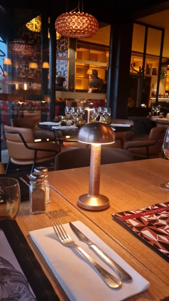 Le poussin rouge_Rezé_slider_image_2