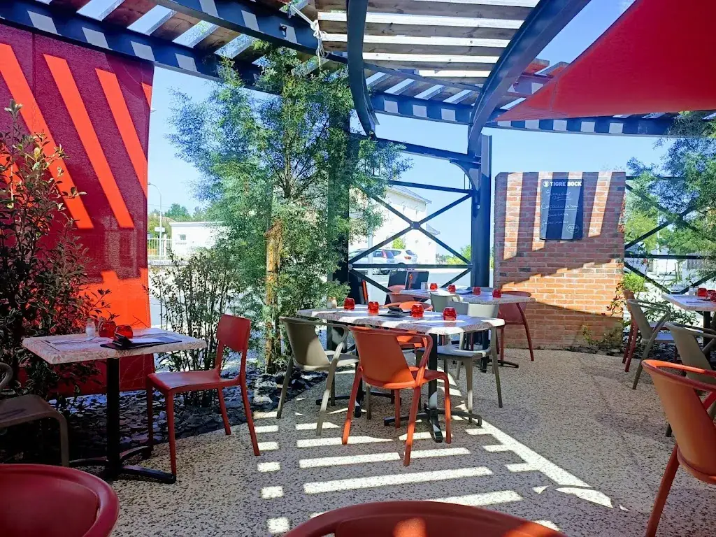 L'Omnibus Bar-restaurant-pizzeria restaurant in Chantonnay