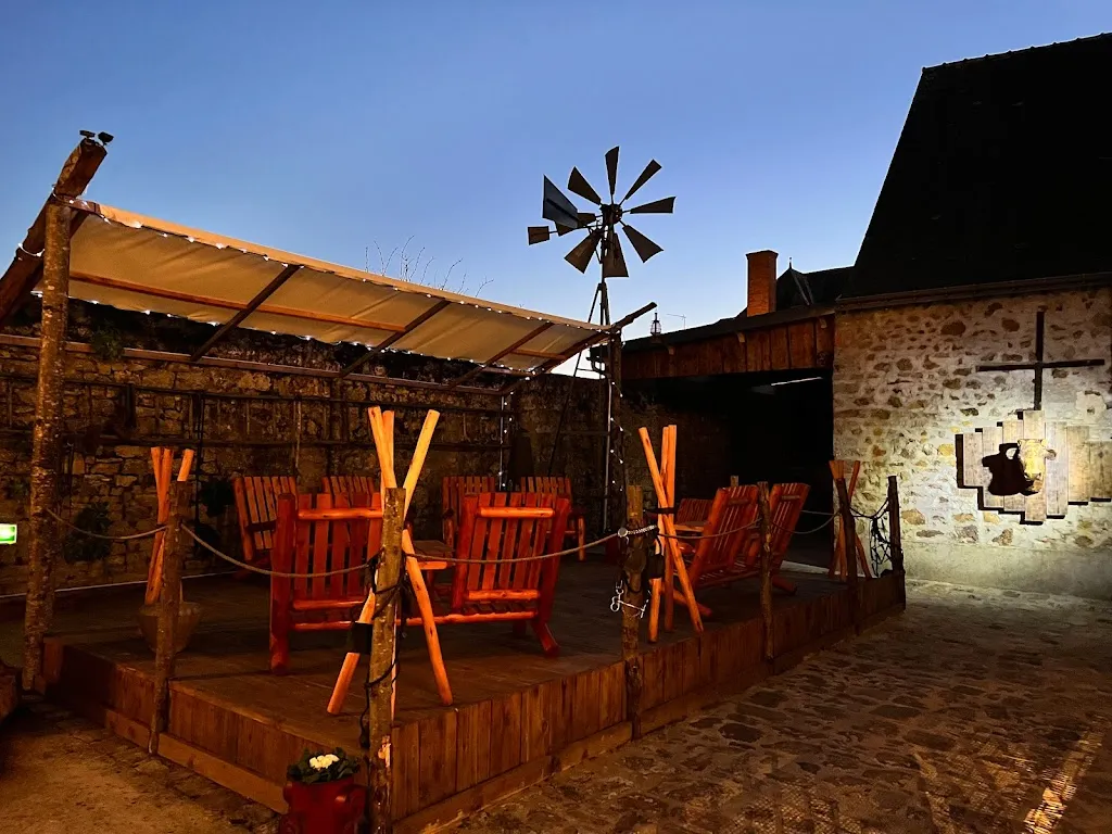 Le Ranch Hotel restaurant in Brûlon