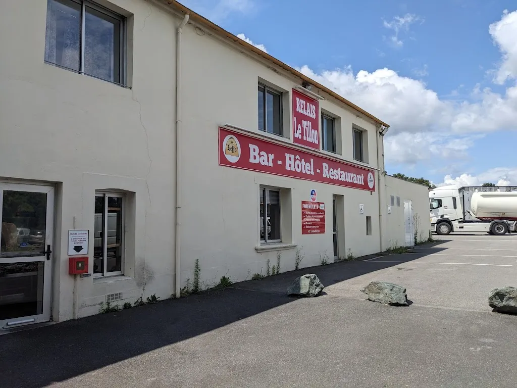 Le Relais Du Tillon Restaurant in Chapelle-Launay
