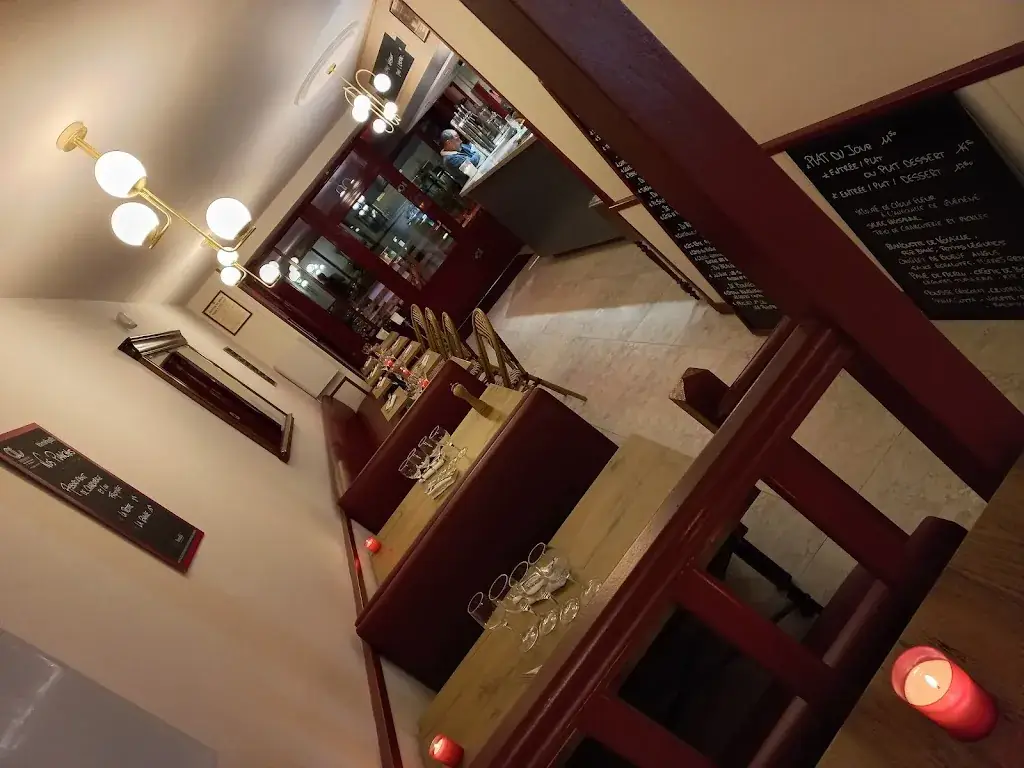 Le Bistrot des Halles Restaurant in Savenay