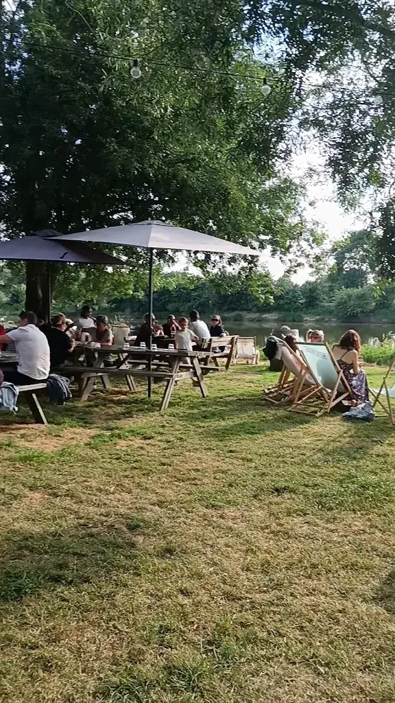Marie Doguet_La cabane du chat qui pêche_Cantenay-Épinard_review