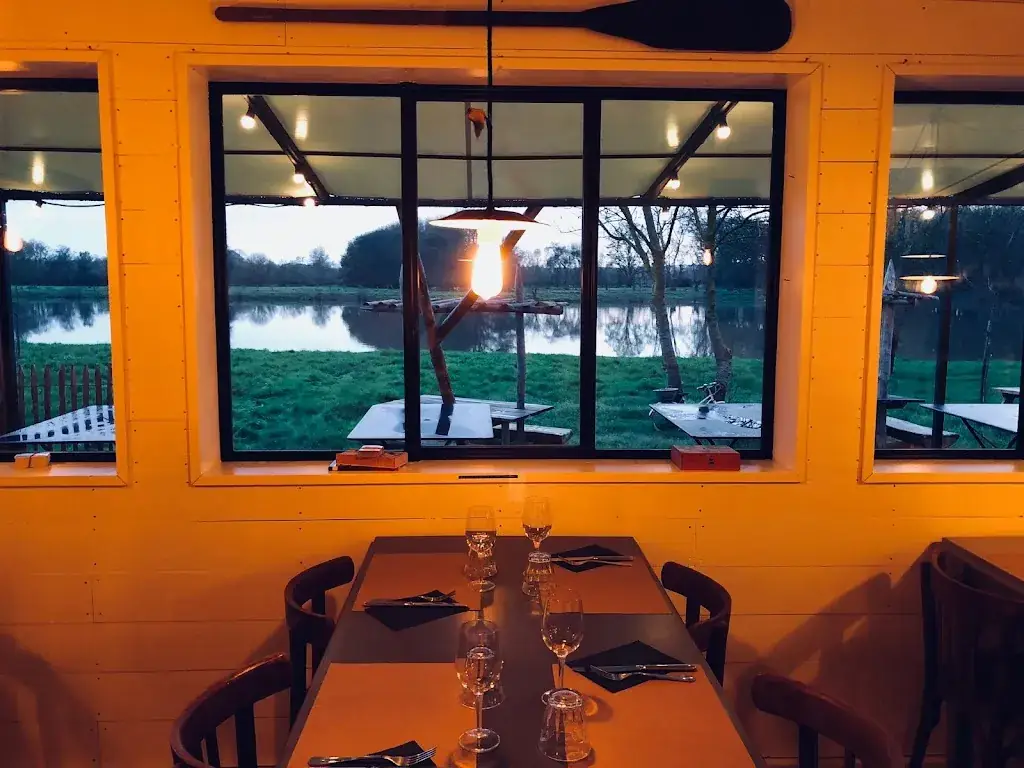 La cabane du chat qui pêche_Cantenay-Épinard_slider_image_1