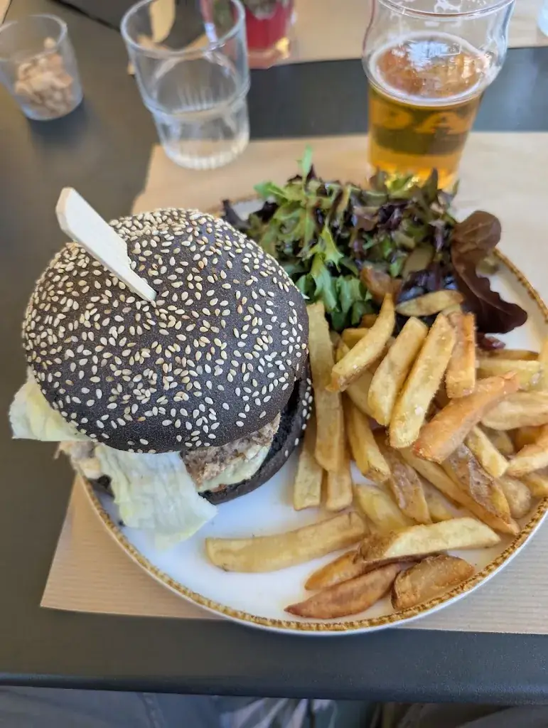 La cabane du chat qui pêche_Cantenay-Épinard_slider_image_3