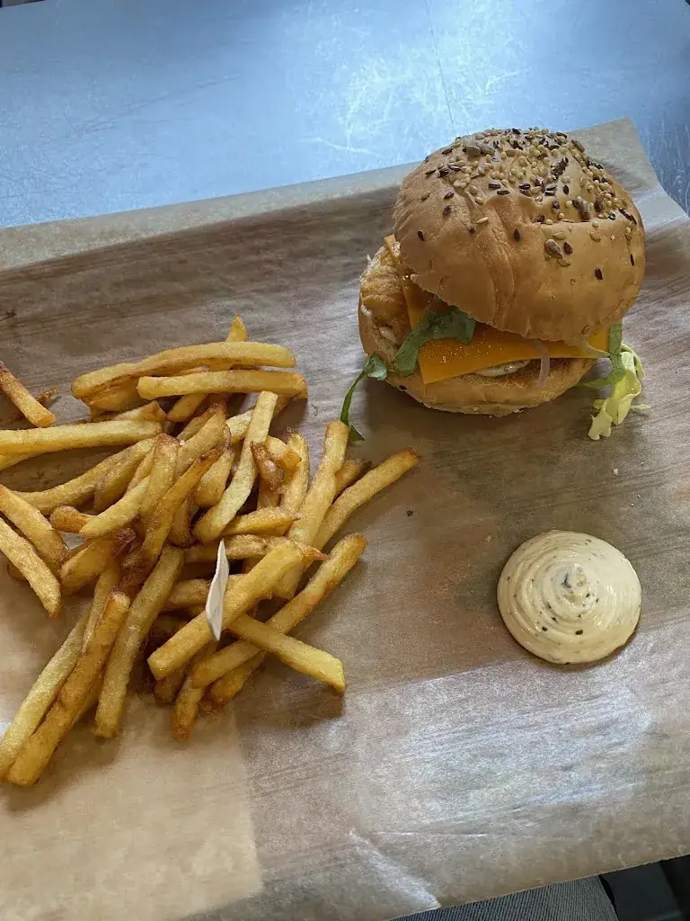 200 G restaurant in Cantenay-Épinard