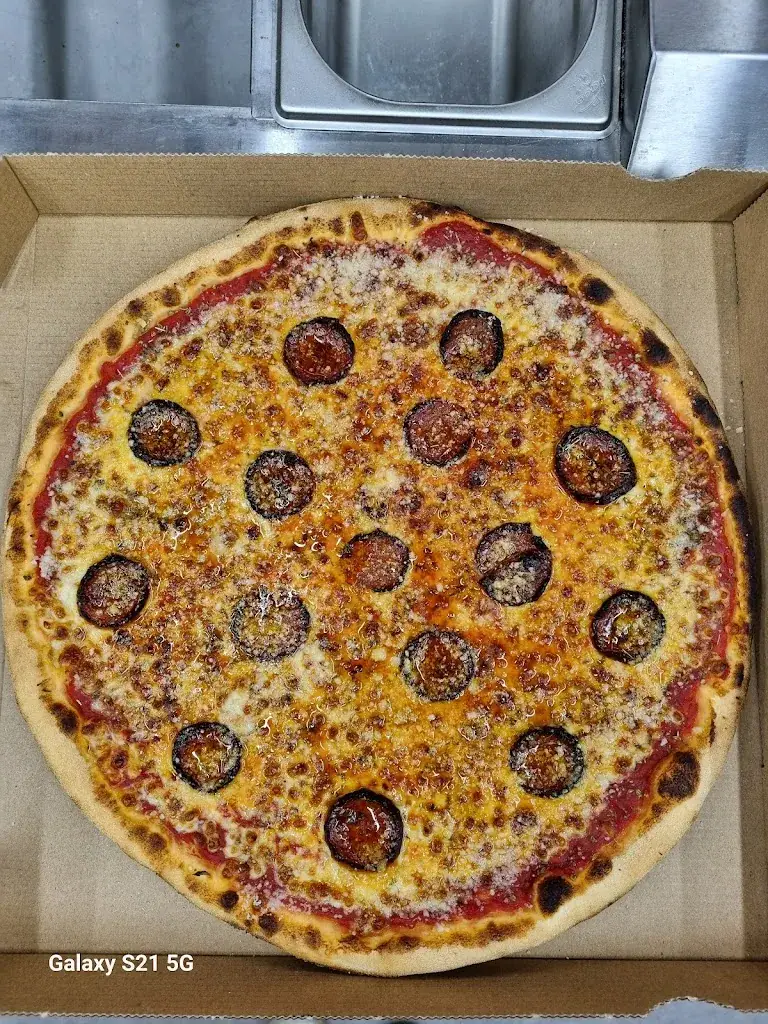 Royal Pizza - Cantenay restaurant in Cantenay-Épinard