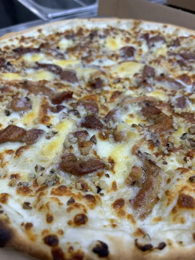 Royal Pizza - Cantenay_Cantenay-Épinard_slider_image_3