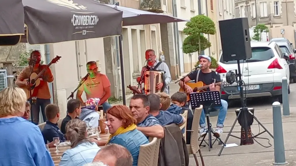 Le Relais Du Château _Challain-la-Potherie_slider_image_2