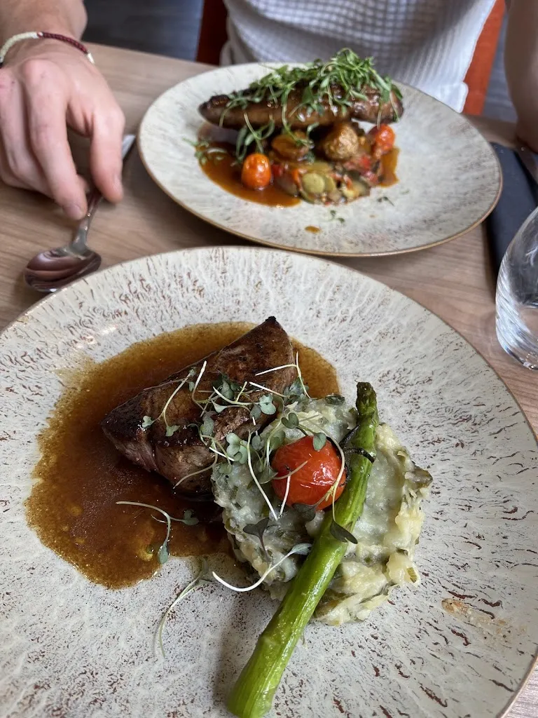 Chloé Loréline_La Petite Assiette du Château_Andrézieux-Bouthéon_review