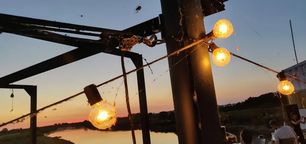 Olivier Cechura_La Cabane_Brem-sur-Mer_review