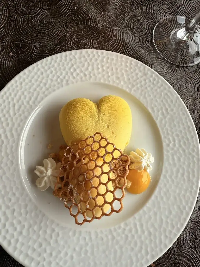 claire hillier_Grain De Sable_Saint-Gilles-Croix-de-Vie_review