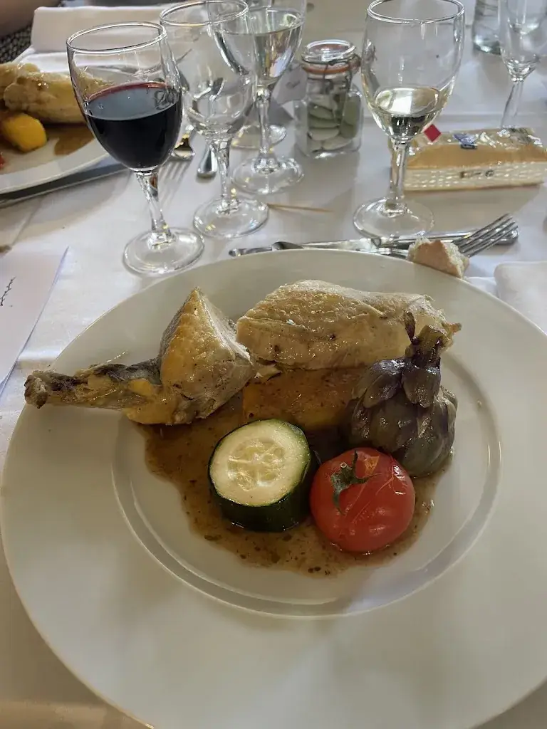 Juliette Gautier_LES TABLES DE LA FONTAINE_Cérans-Foulletourte_review