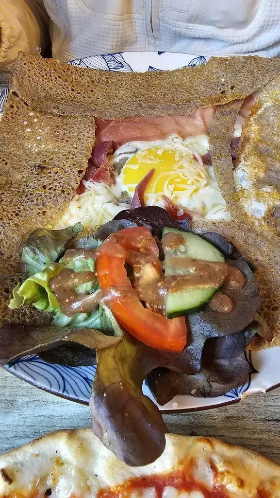 Trevor H_BEN ET SUZETTE_Suze-sur-Sarthe_review