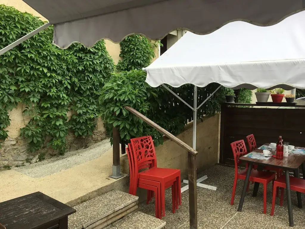 BEN ET SUZETTE restaurant in Suze-sur-Sarthe