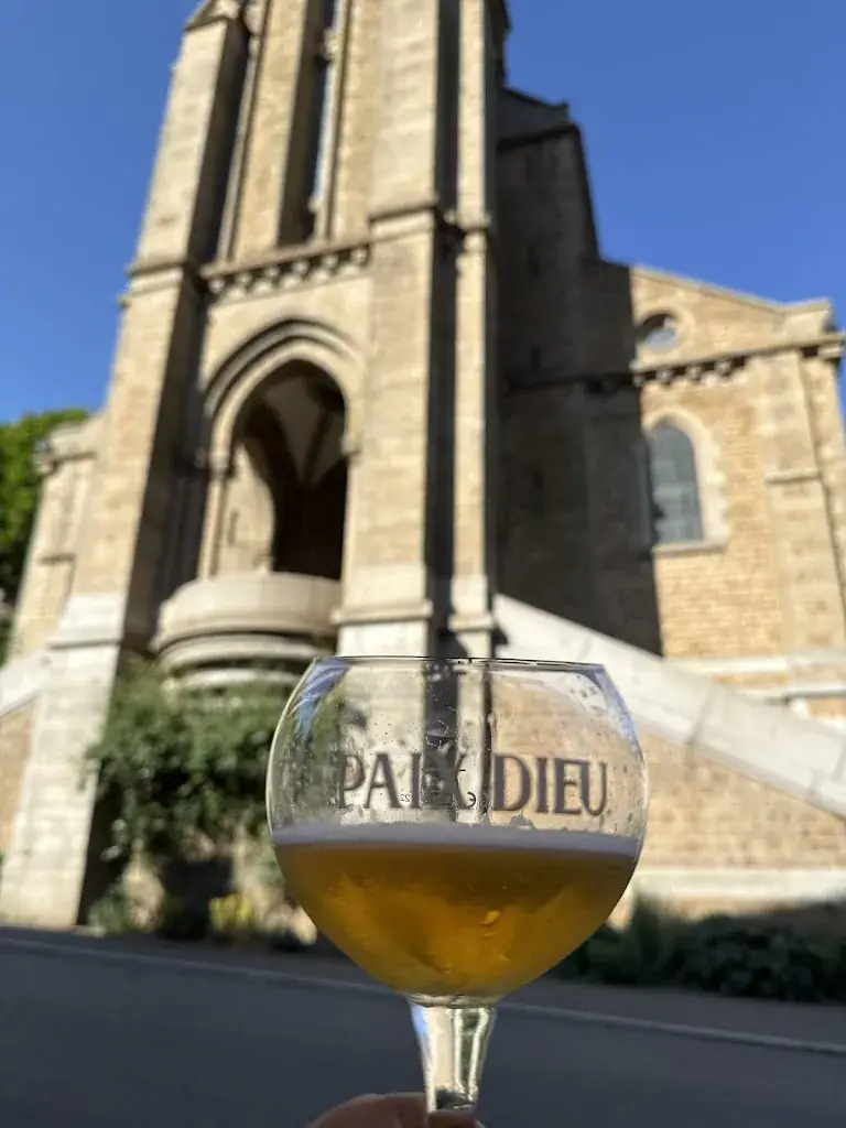 Delphine Peron Ballard_Hôtel des Voyageurs Chailland_Chailland_review