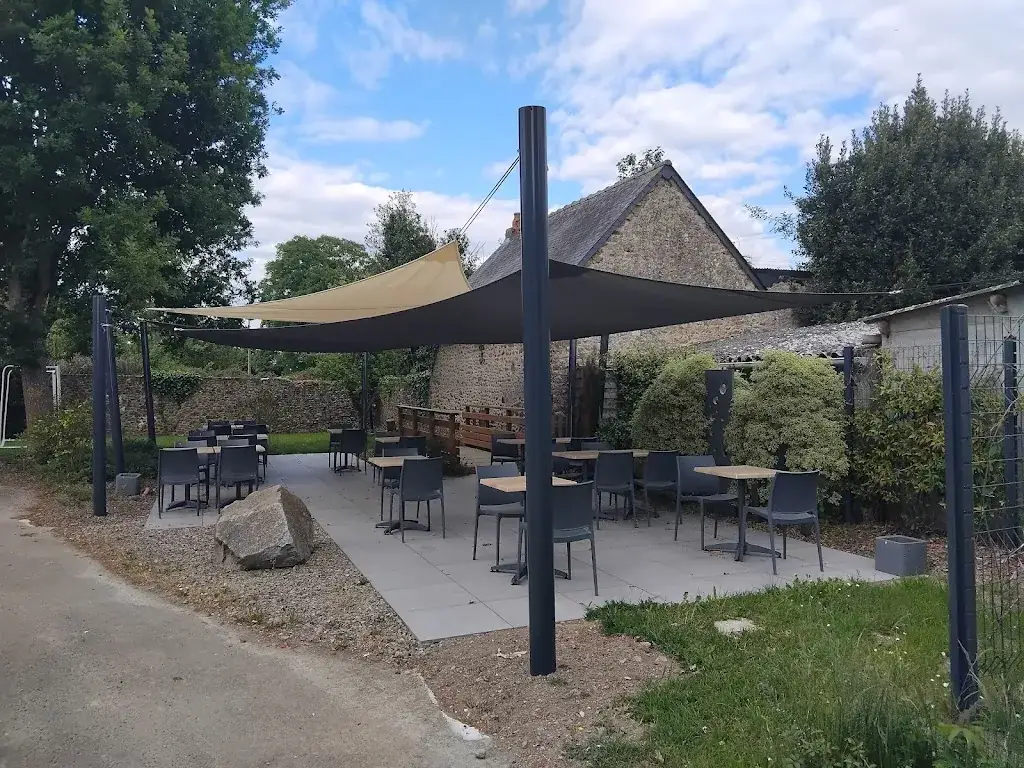 Solene Geslin_La Centaurée_Saint-Germain-le-Guillaume_review