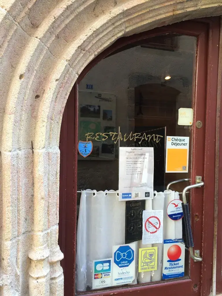 Le Dauphin restaurant in Montaigut-en-Combraille