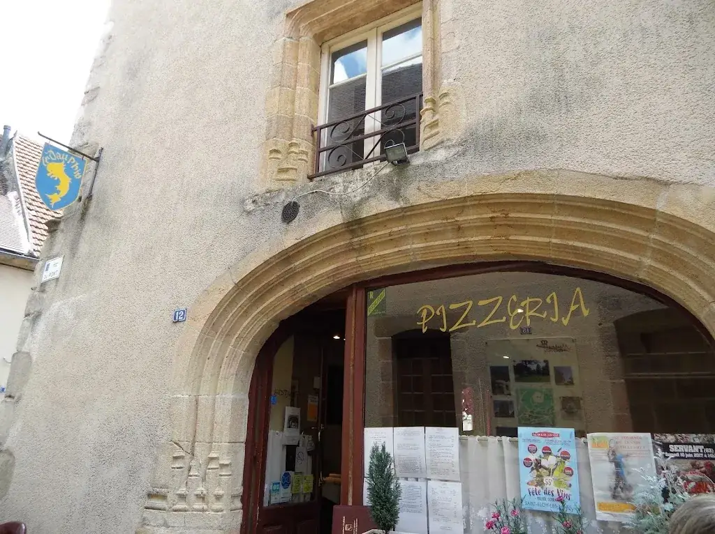 Le Dauphin_Montaigut-en-Combraille_slider_image_3