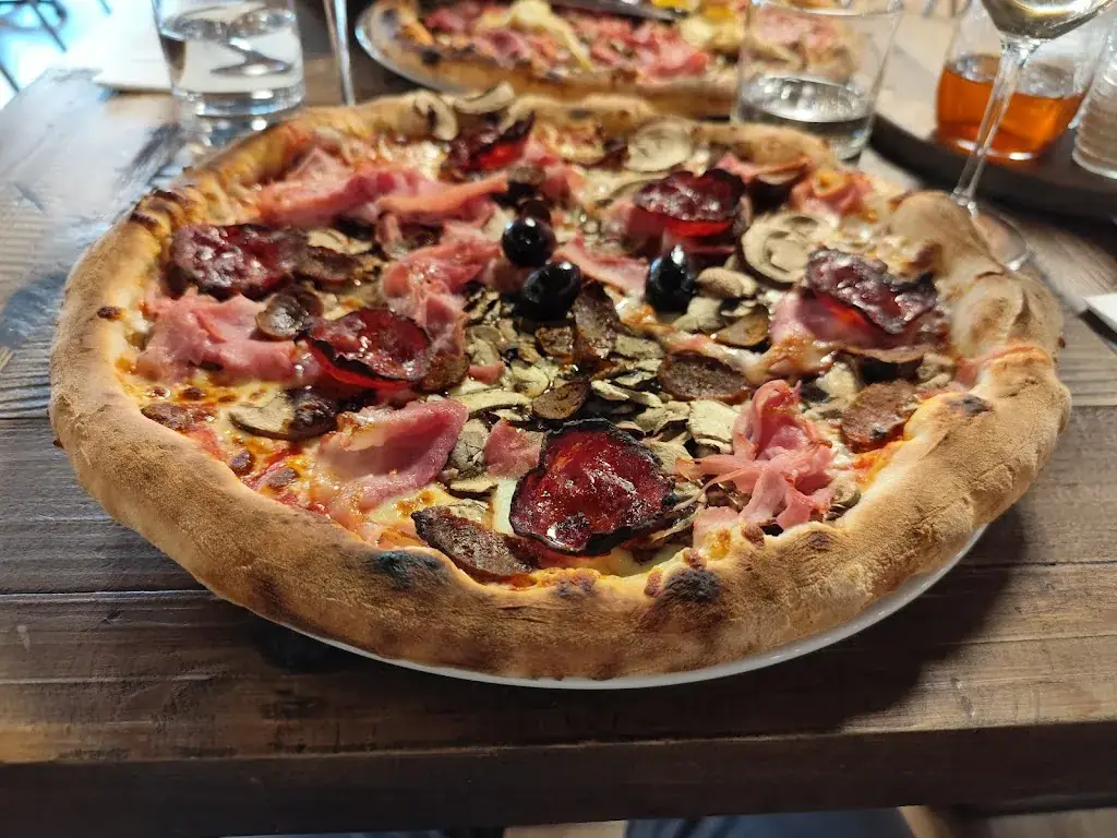 Dominique Mousset_A Casetta_Carquefou_review