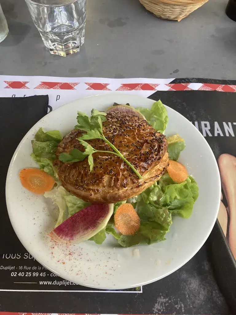 Eric_Chez Lizette_Carquefou_review