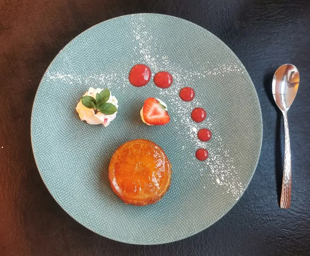 simon roberts_Les copains d'abord_Saint-Éloy-les-Mines_review