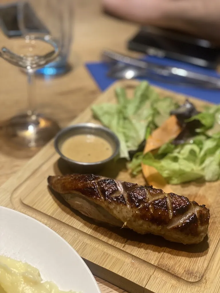 sutisa arunphan_LA CHOPE GOURMANDE_Sainte-Luce-sur-Loire_review