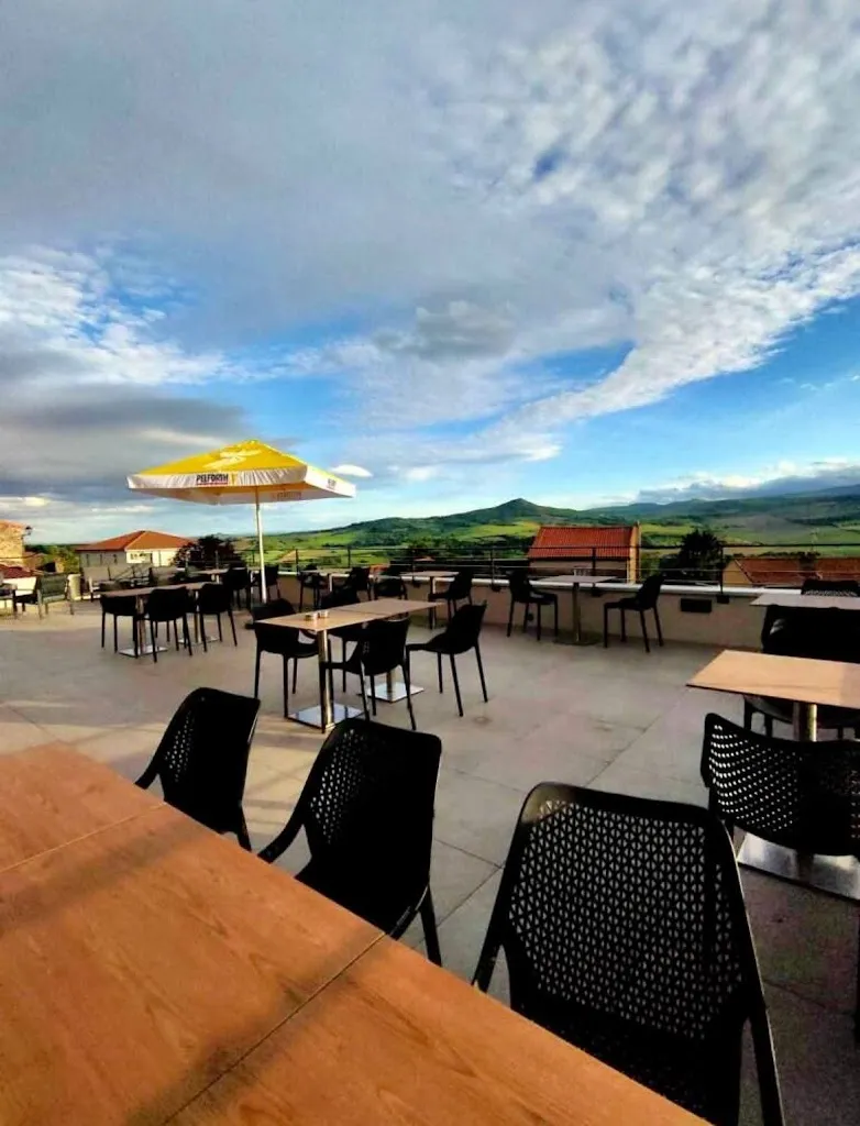 Le panoramique restaurant in Pardines