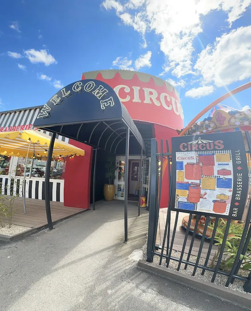 Circus_Sainte-Luce-sur-Loire_slider_image_1