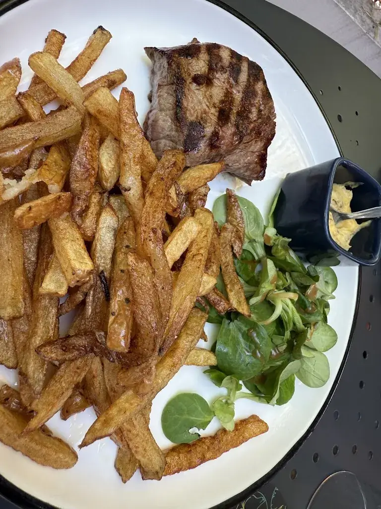 Benoit G_Le Canard à 3 Pattes Challans_Challans_review