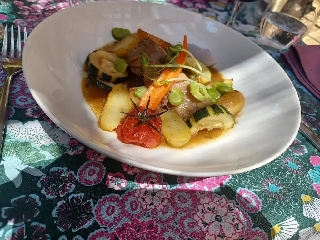 AUBERGE DE MONTALIVET_Montmeyran_slider_image_3