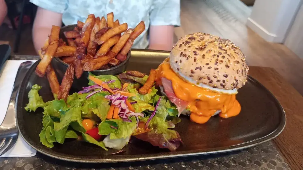 Le Danube_Challans_slider_image_3