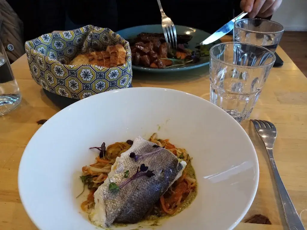 Bryan Young_BISTROVINO Challans_Challans_recensione