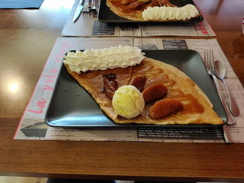 LA YOLE ROUGE_Challans_slider_image_1