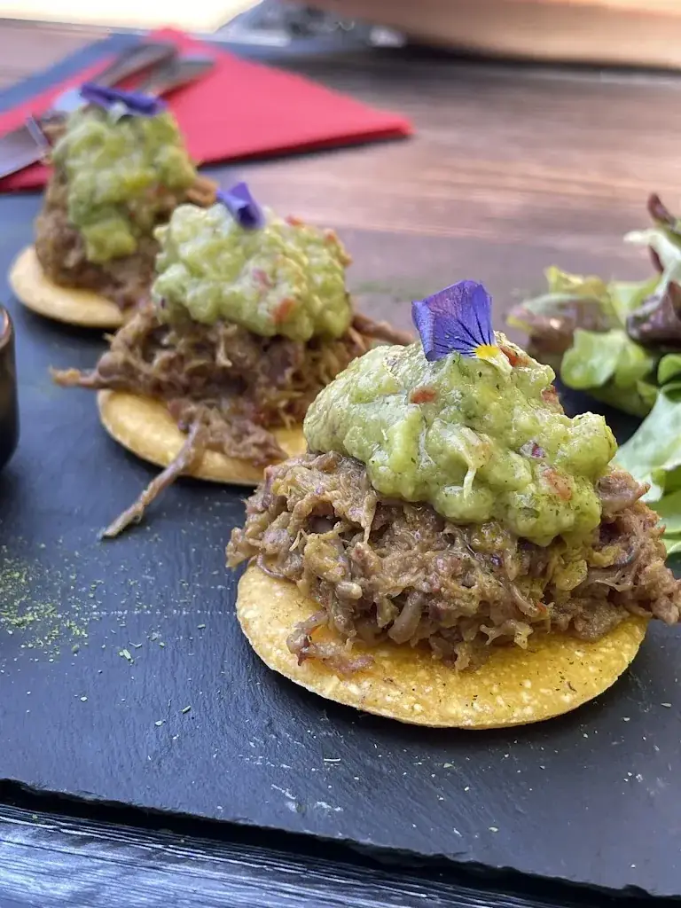 Vincent Clouzot_La Terrasse de Montfaucon_Montfaucon_review