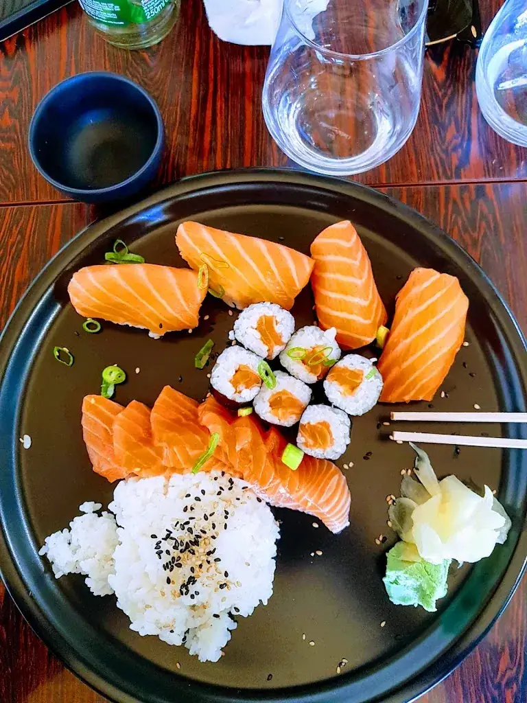 Fuji Sushi_Saint-Jeoire-Prieuré_slider_image_2