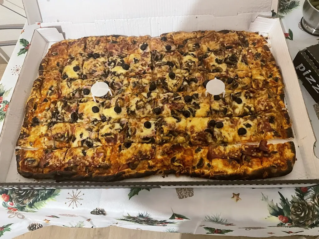 La Pizz'Savoyarde_Challes-les-Eaux_slider_image_1