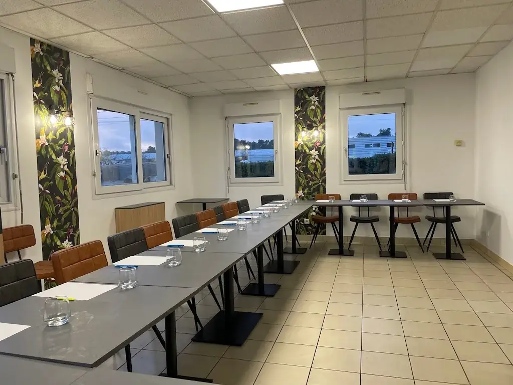 Restaurant le chant des oiseaux Restaurant in Champagné