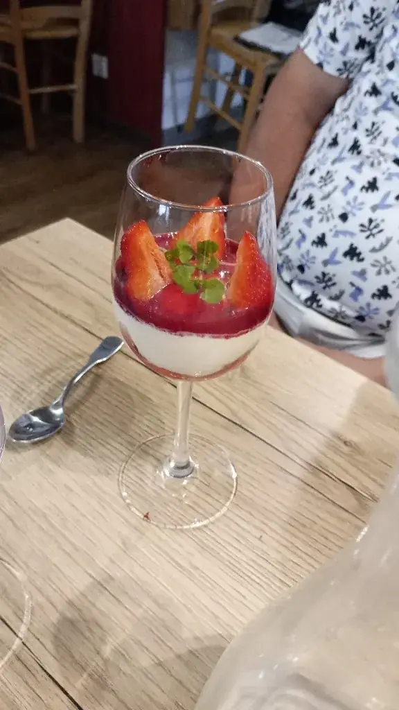 Ein jel Line_La Petite Auberge_Chanverrie_review