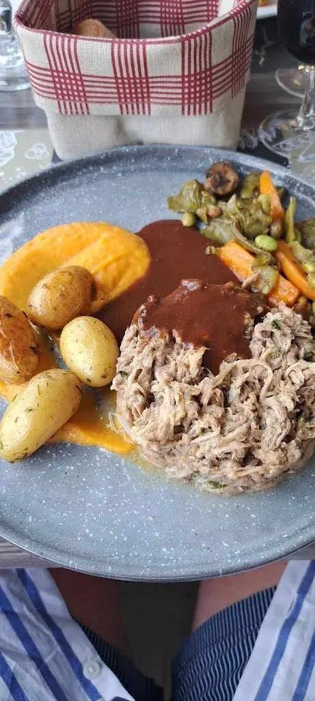 Audrey McCabe_La Petite Auberge_Chanverrie_review