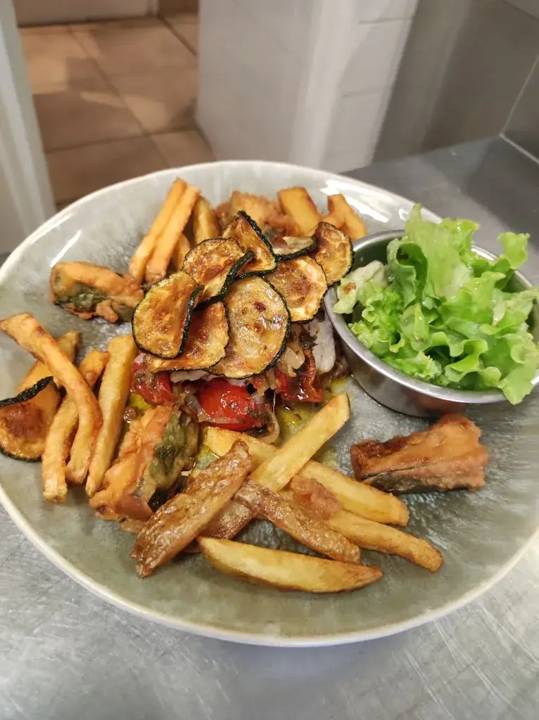 Menu_The Beautiful Fool Bar Restaurant Bed & Breakfast_Chanverrie_image_3