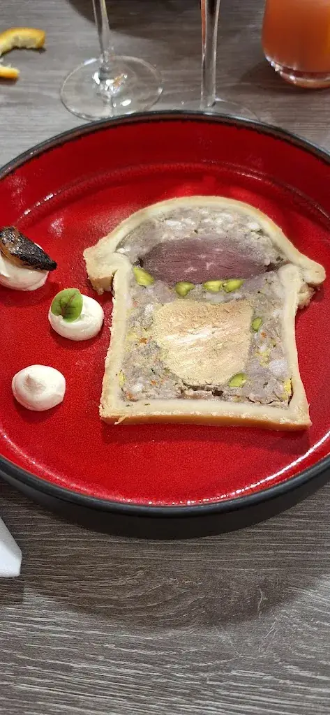 Dark Orbit_La Fine Bouche_Herbiers_review