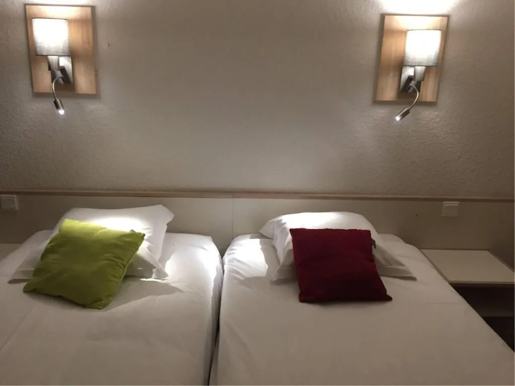 Hôtel Les Archers - Cottages de France_Chanverrie_slider_image_3