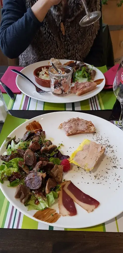 James Chan_LES VOYAGEURS_Champagné-les-Marais_review