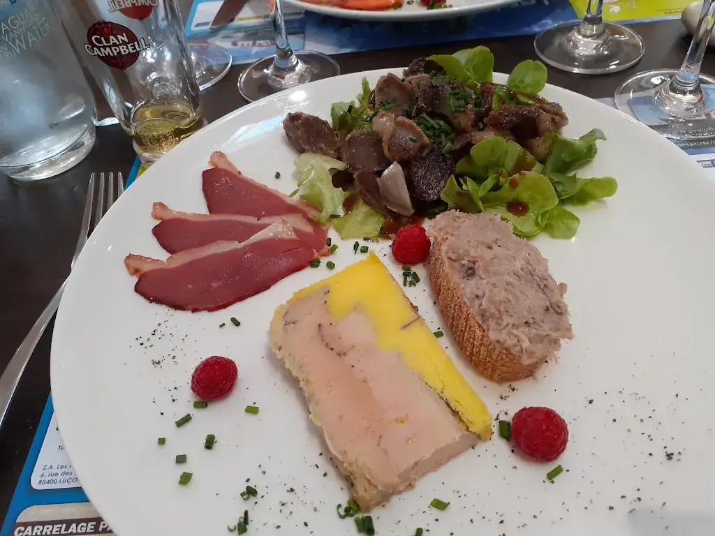 Magali Lenoble_LES VOYAGEURS_Champagné-les-Marais_review