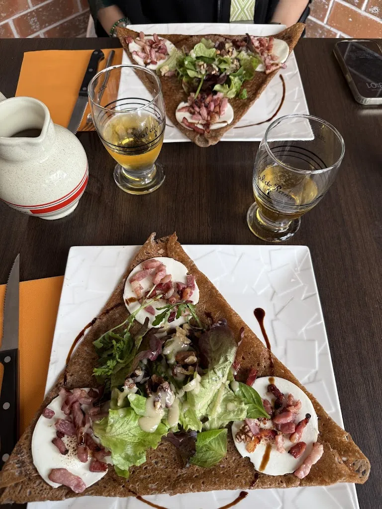 Andréa Devaud_Les Demoiselles_Hauts-d'Anjou_review