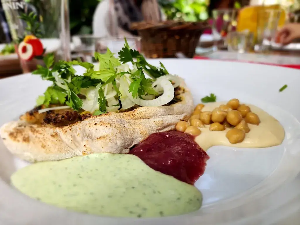 Menu_Guinguette et hébergement touristique Au Bout de l'île - Restaurant, gîte, chambres d'hôtes, yourtes et toue cabanée _Mauges-sur-Loire_image_8