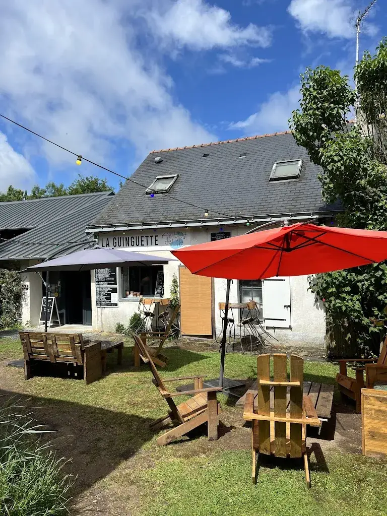 Camille Genty _Guinguette et hébergement touristique Au Bout de l'île - Restaurant, gîte, chambres d'hôtes, yourtes et toue cabanée _Mauges-sur-Loire_review
