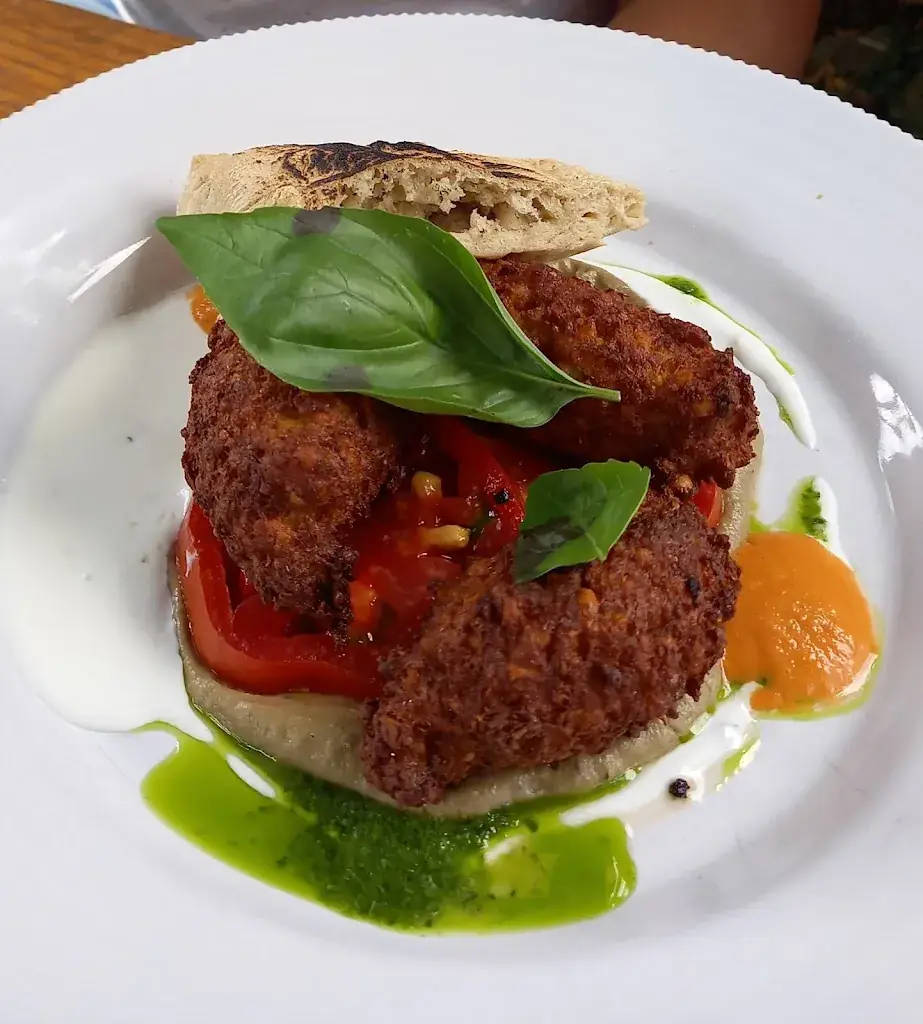 Guinguette et hébergement touristique Au Bout de l'île - Restaurant, gîte, chambres d'hôtes, yourtes et toue cabanée _Mauges-sur-Loire_slider_image_3