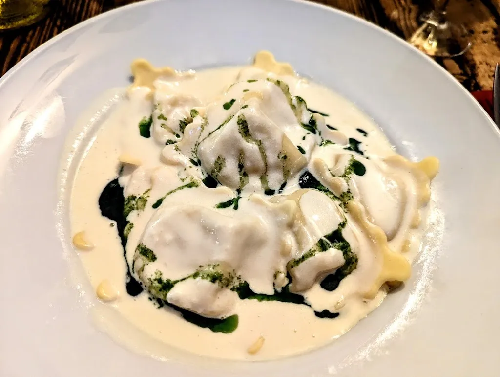 everythingelleknows_Chat noir Chat blanc_Chalonnes-sur-Loire_Bewertung