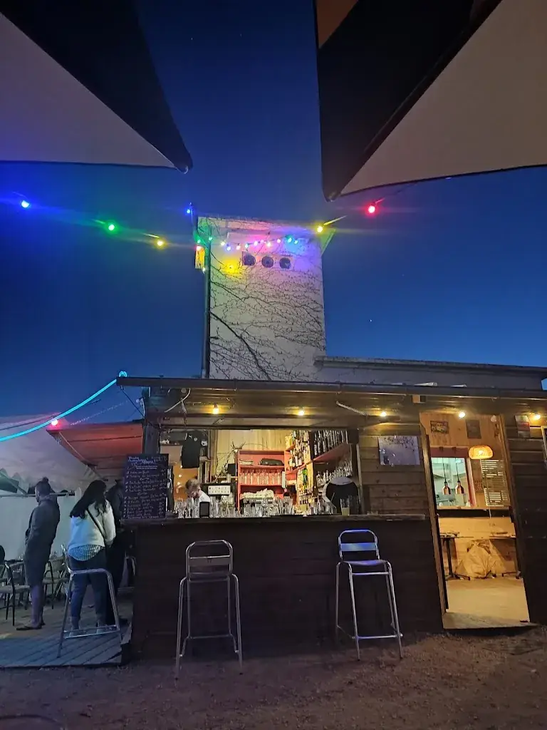 Lara LDM_Guinguette Port Gogane_Rochefort-sur-Loire_review